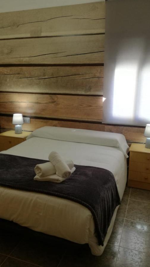 Apartamentos Los Robles Алькала-дель-Хукар Экстерьер фото