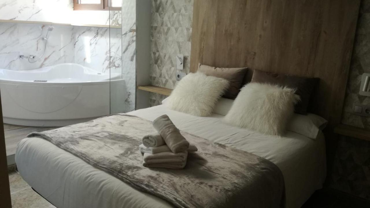 Apartamentos Los Robles Алькала-дель-Хукар Экстерьер фото