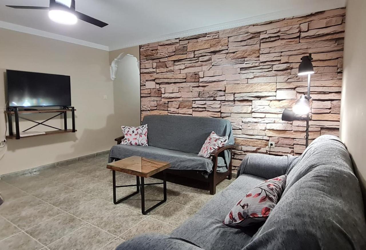 Apartamentos Los Robles Алькала-дель-Хукар Экстерьер фото