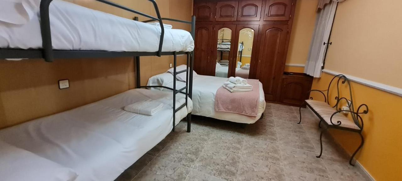 Apartamentos Los Robles Алькала-дель-Хукар Экстерьер фото