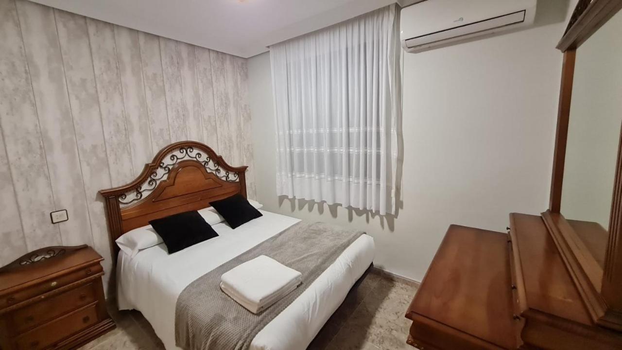 Apartamentos Los Robles Алькала-дель-Хукар Экстерьер фото